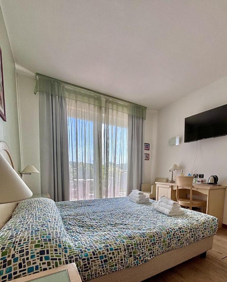 Bella Italia Hotel 4*
